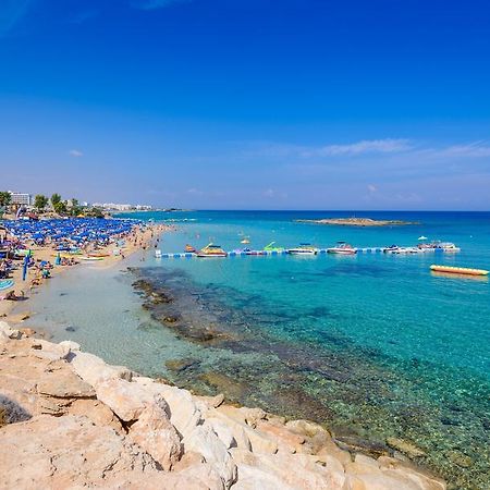Villa Meredith Paralimni Buitenkant foto