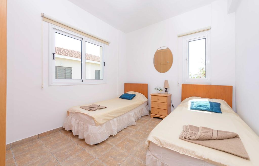 Villa Meredith Paralimni Kamer foto